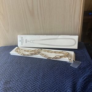 Crossbody chain strap for phone